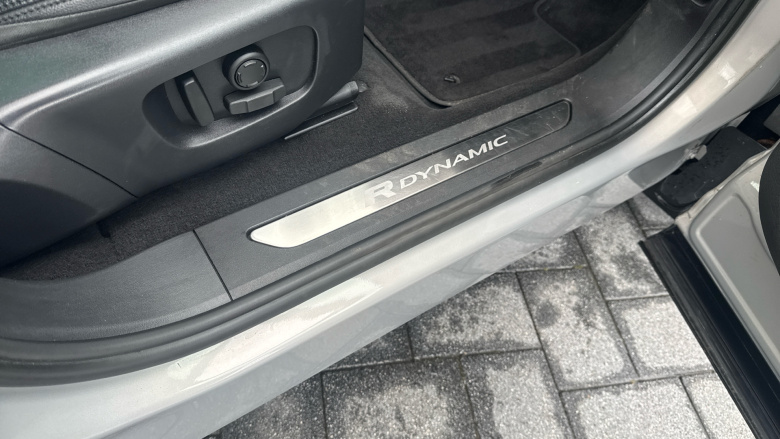 Land Rover Range Rover Evoque 2.0 D200 R-Dynamic SE 5dr Auto Diesel Hatchback